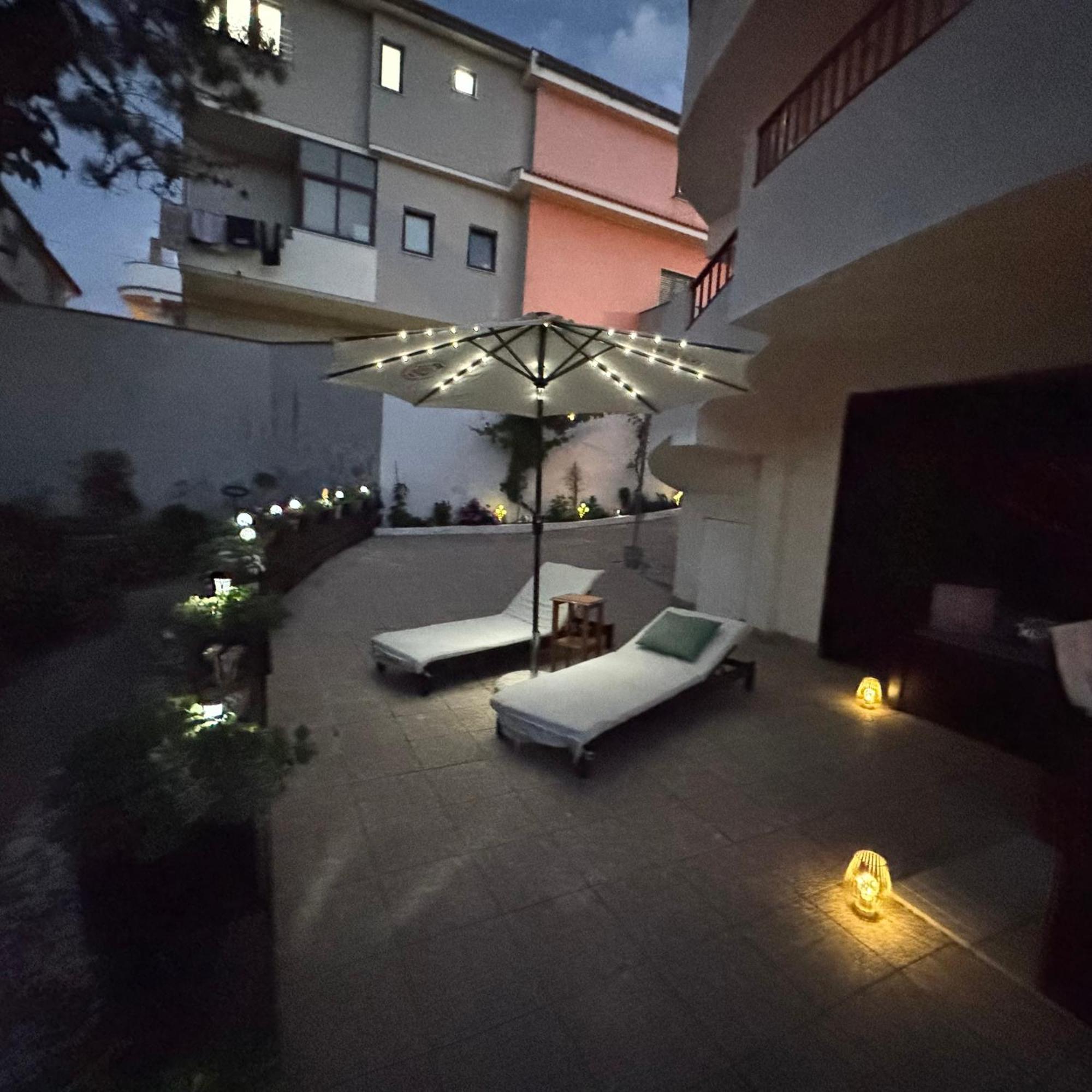 バルチェッローナ・ポッツォ・ディ・ゴットLa Casa Di Wiolettaアパートメント エクステリア 写真