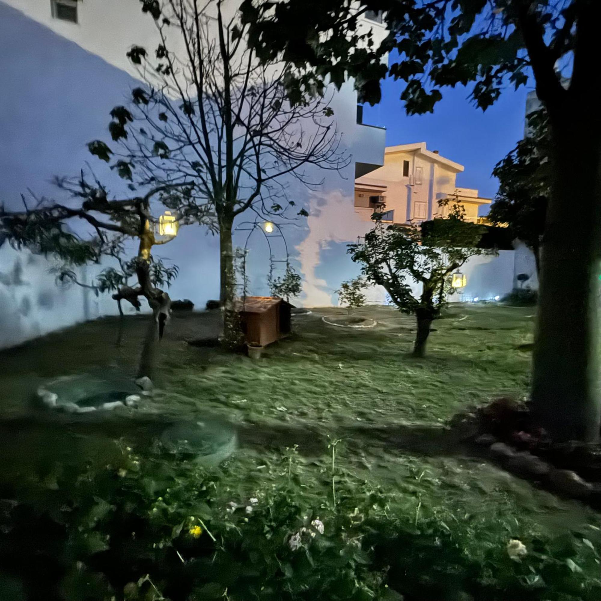 バルチェッローナ・ポッツォ・ディ・ゴットLa Casa Di Wiolettaアパートメント エクステリア 写真